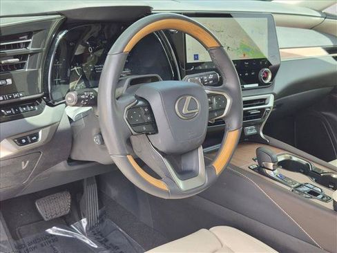 Used 2025 Lexus RX 350 AWD w/ Convenience Package image 10