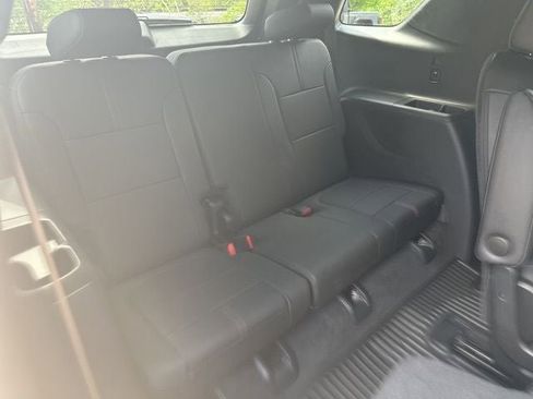 Used 2023 Chevrolet Traverse RS AWD/4WD image 22