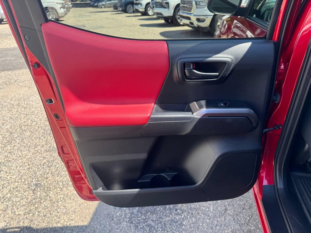Used 2023 Toyota Tacoma SR5 AWD/4WD image 19