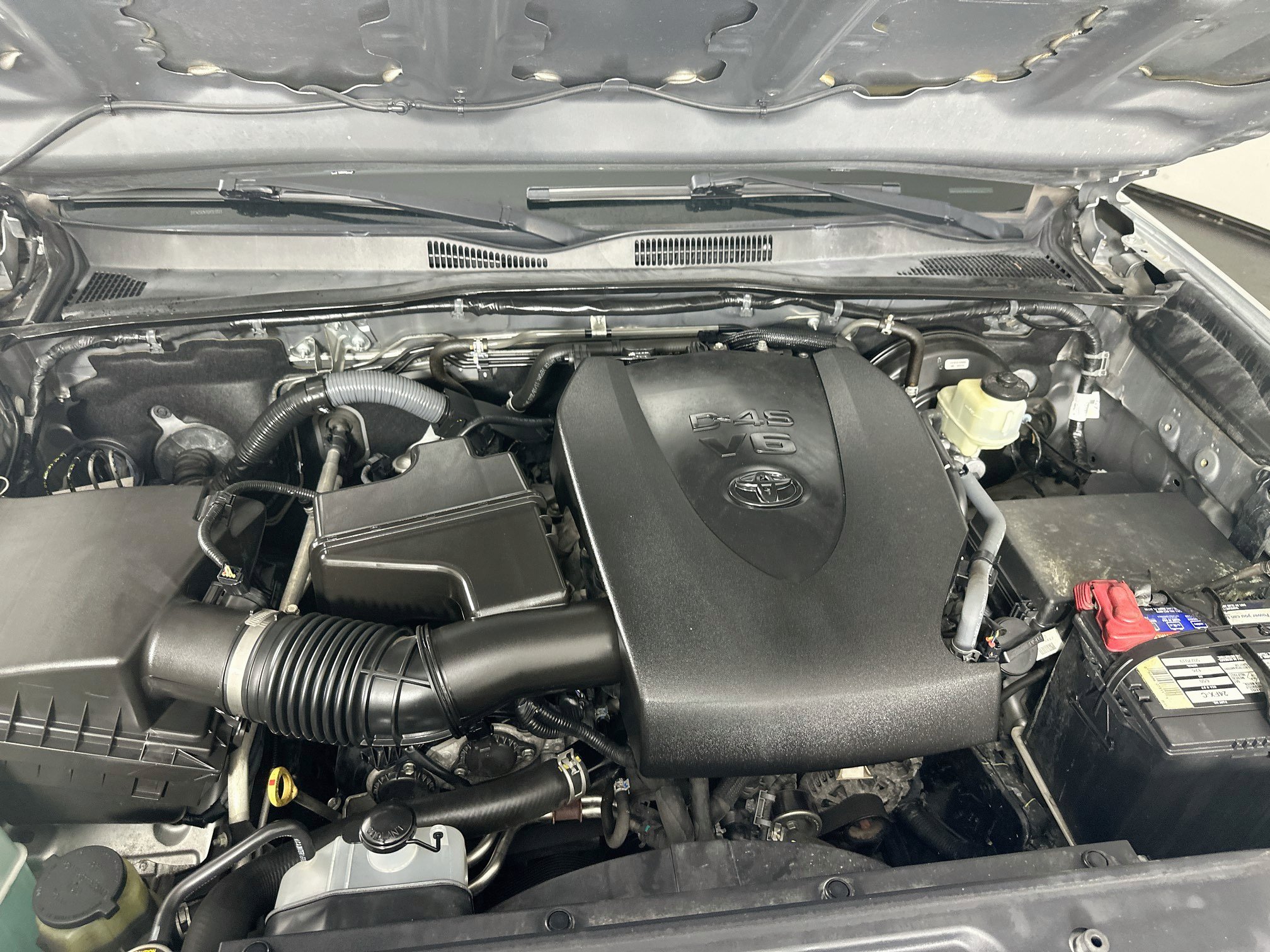 Used 2016 Toyota Tacoma SR5 w/ Towing Package RWD image 31