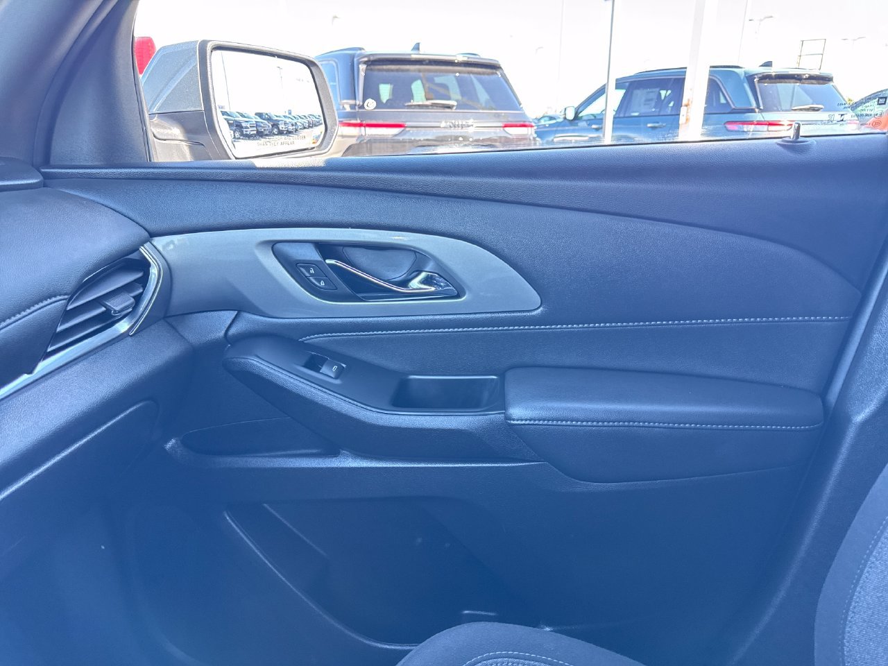 Used 2023 Chevrolet Traverse LT w/ LPO, Floor Liner Package AWD/4WD image 27