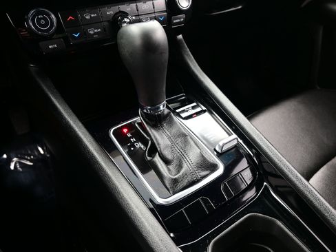 Used 2024 Jeep Compass Limited image 20