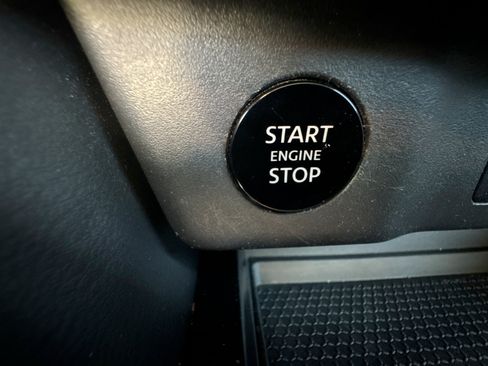 Used 2024 Nissan Rogue S FWD image 26