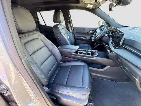 Used 2025 Chevrolet Equinox LT w/ Convenience Package II image 26