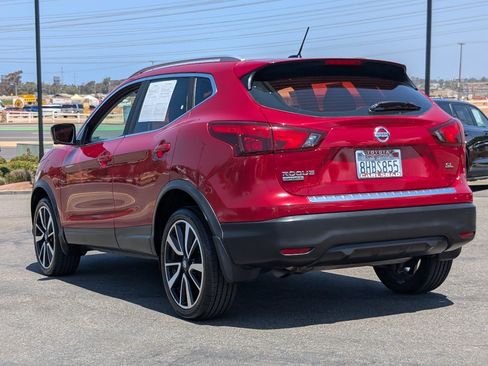 Used 2018 Nissan Rogue Sport SL FWD image 12
