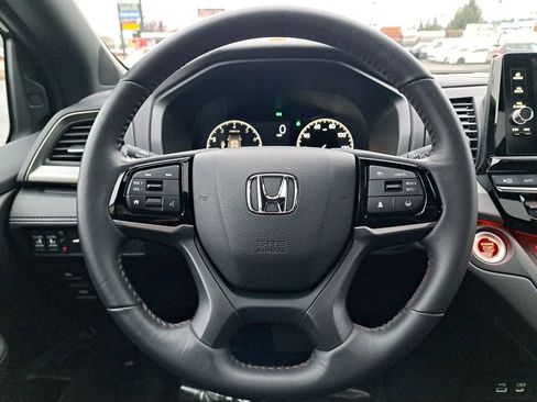 Used 2025 Honda Odyssey Sport-L image 19