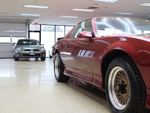 Used 1987 Pontiac Firebird Trans Am image 9