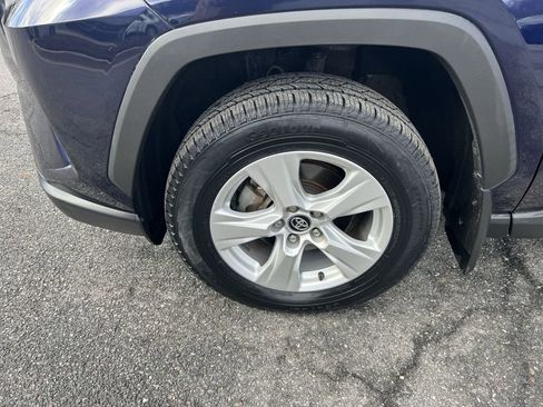 Used 2021 Toyota RAV4 XLE w/ Convenience Package image 12