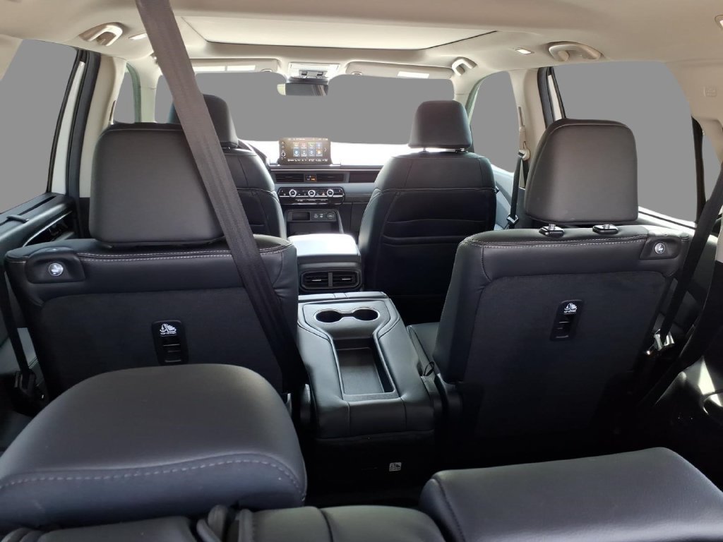 Used 2025 Honda Pilot Touring image 14