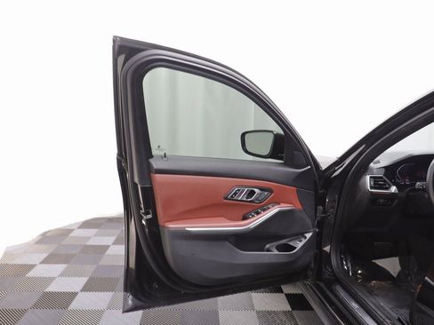 Used 2022 BMW 330i xDrive Sedan w/ Premium Package 2 image 4