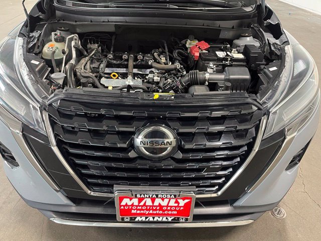 Used 2021 Nissan Kicks SR w/ SR Premium Package FWD image 9
