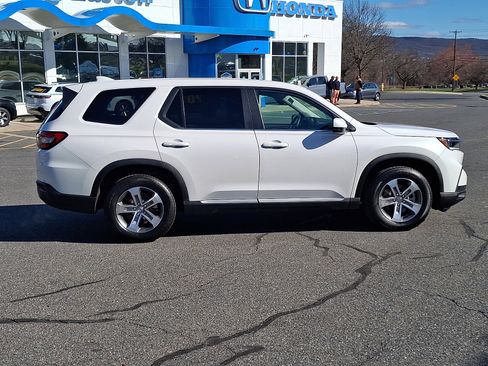 Used 2024 Honda Pilot EX-L image 7