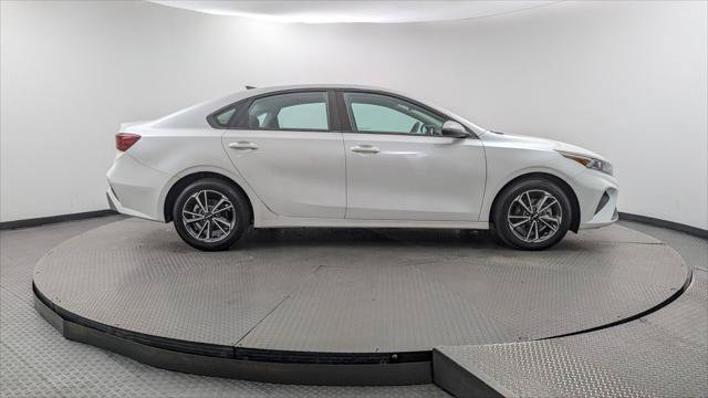 Used 2022 Kia Forte LXS w/ LXS Technology Package FWD image 9