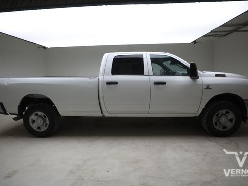Used 2025 RAM 2500 Tradesman w/ Chrome Appearance Group AWD/4WD image 6