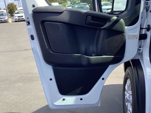 New 2026 RAM ProMaster 2500 w/ Quick Order Package 22G SLT image 9