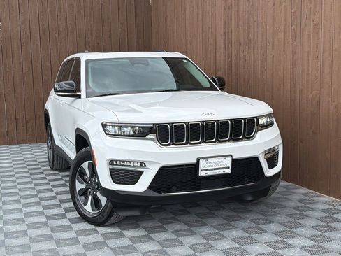 Used 2024 Jeep Grand Cherokee Limited 4xe w/ Luxury Tech Group II image 13