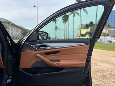 Used 2018 BMW M550i xDrive image 15