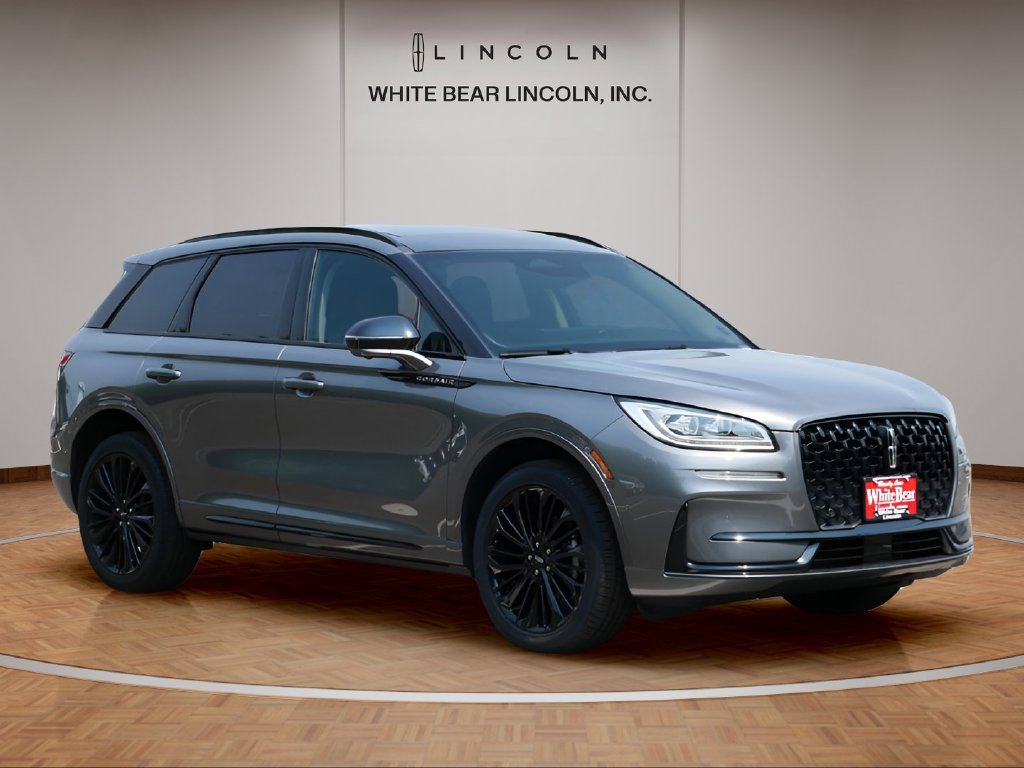 Used 2024 Lincoln Corsair Reserve w/ Equipment Group 201A FWD image 3