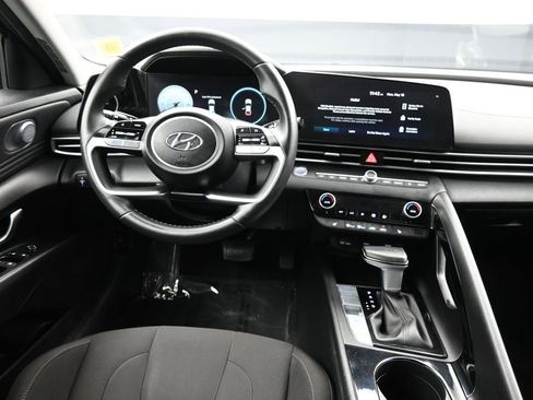 Certified 2023 Hyundai Elantra SEL w/ Convenience Package FWD image 19