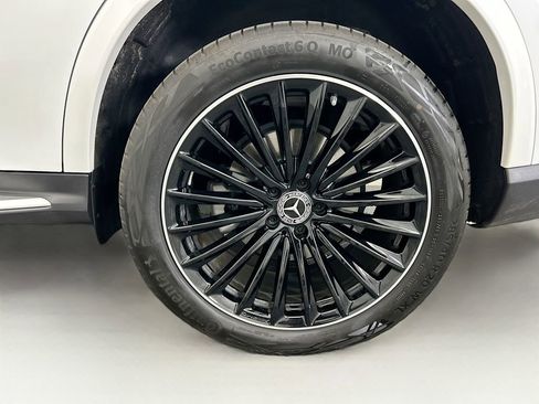 Certified 2025 Mercedes-Benz GLC 300 image 30