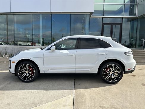 New 2026 Porsche Macan S image 2