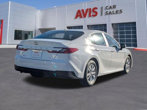 Used 2025 Toyota Camry LE image 6