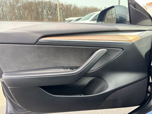 Used 2023 Tesla Model 3 Standard Range image 25