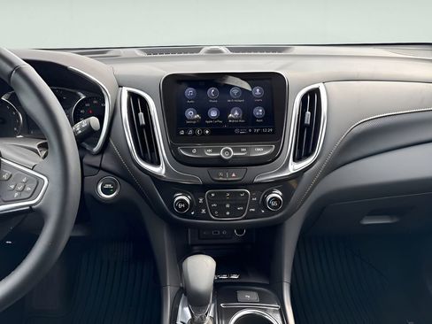 Used 2024 Chevrolet Equinox Premier image 15