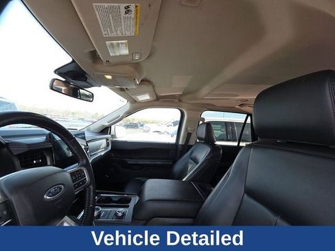 Used 2024 Ford Expedition XLT image 13
