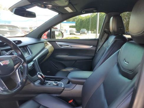 Used 2020 Cadillac XT5 Luxury w/ LPO, Floor Liner Package FWD image 17