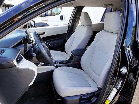 Used 2022 Toyota Corolla Cross L image 16