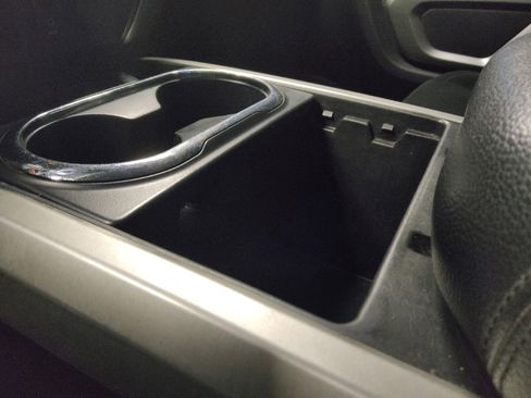 Used 2017 Nissan Titan SV RWD image 26