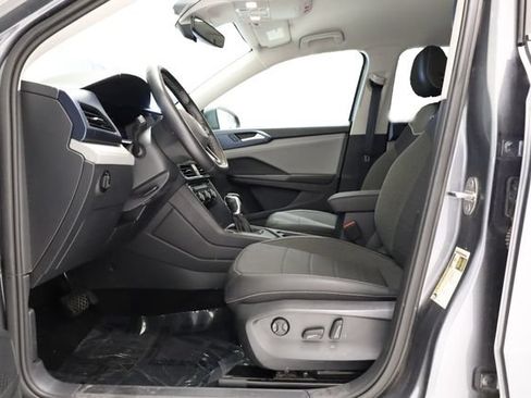 Used 2024 Volkswagen Taos SE FWD image 13