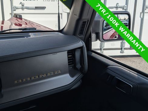 Used 2025 Ford Bronco Badlands image 17