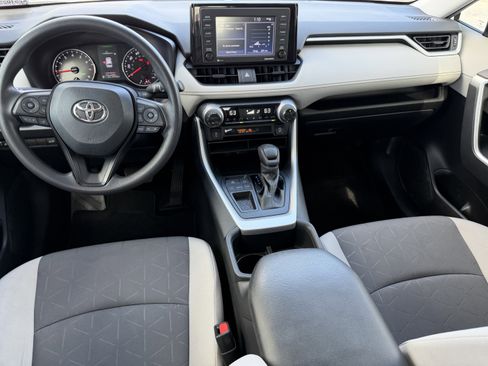 Used 2022 Toyota RAV4 XLE image 16