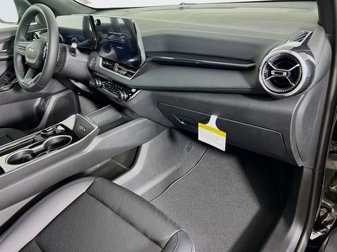 New 2026 Chevrolet Equinox LT w/ Convenience Package II AWD/4WD image 28