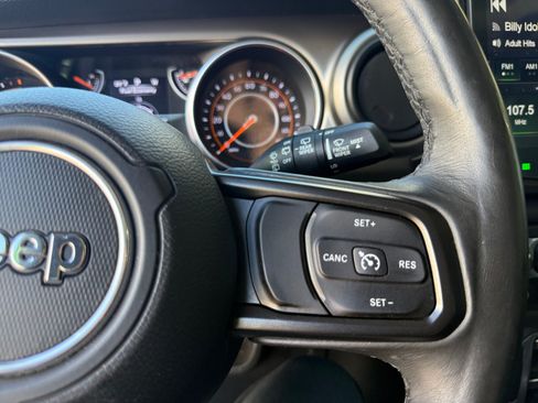 Used 2018 Jeep Wrangler Unlimited Sport S AWD/4WD image 20