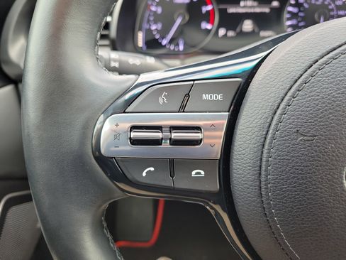 Certified 2020 Kia Cadenza Limited image 27