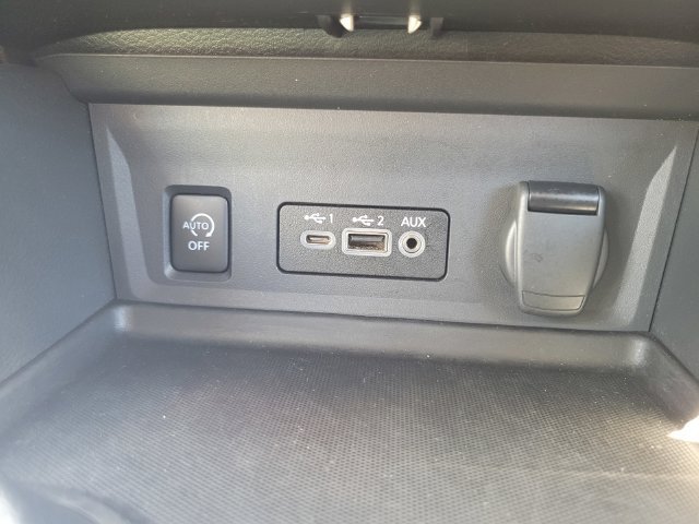 Certified 2025 Nissan Sentra SV FWD image 25