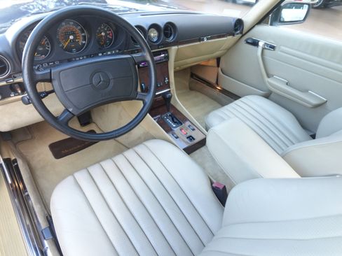 Used 1989 Mercedes-Benz 560 SL image 16
