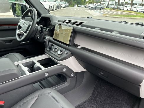 New 2025 Land Rover Defender 130 S image 20