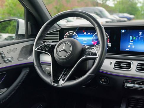 Used 2024 Mercedes-Benz GLS 450 4MATIC image 34