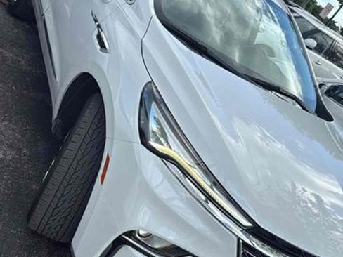 Used 2023 Buick Enclave Essence w/ Experience Buick Package image 1