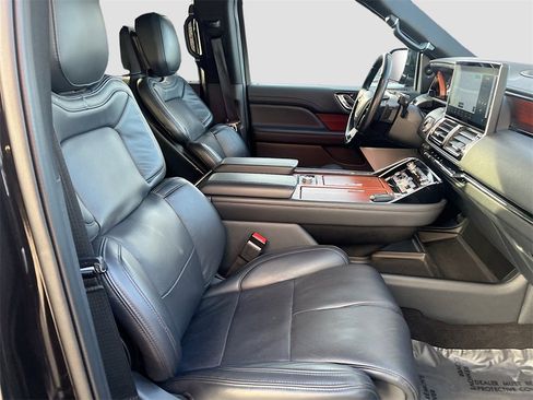 Used 2023 Lincoln Navigator L Reserve image 31
