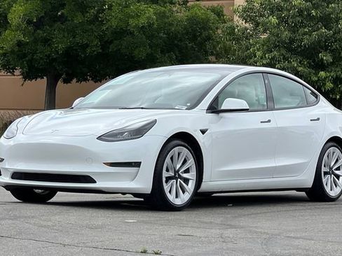 Used 2022 Tesla Model 3 Long Range AWD/4WD image 9