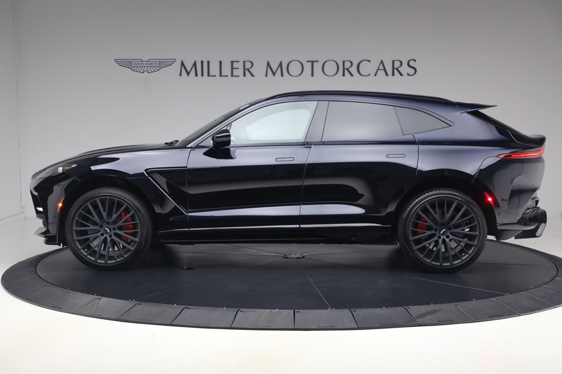 Used 2025 Aston Martin DBX 707 AWD/4WD image 5