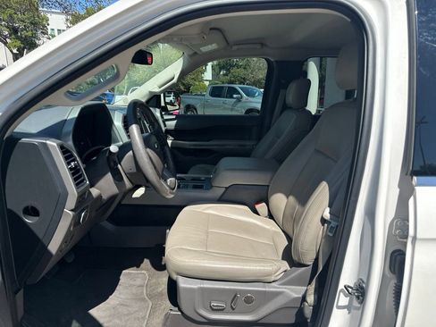 Used 2019 Ford Expedition Max XLT w/ Equipment Group 202A RWD image 9