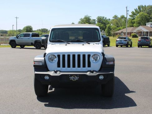 Used 2019 Jeep Wrangler Unlimited Sport S AWD/4WD image 3