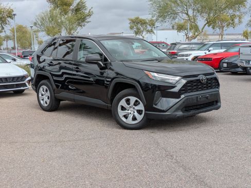 Used 2024 Toyota RAV4 LE image 32