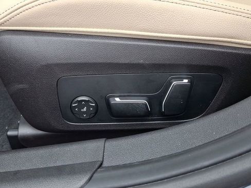 Certified 2025 BMW 330i xDrive Sedan w/ Premium Package image 14